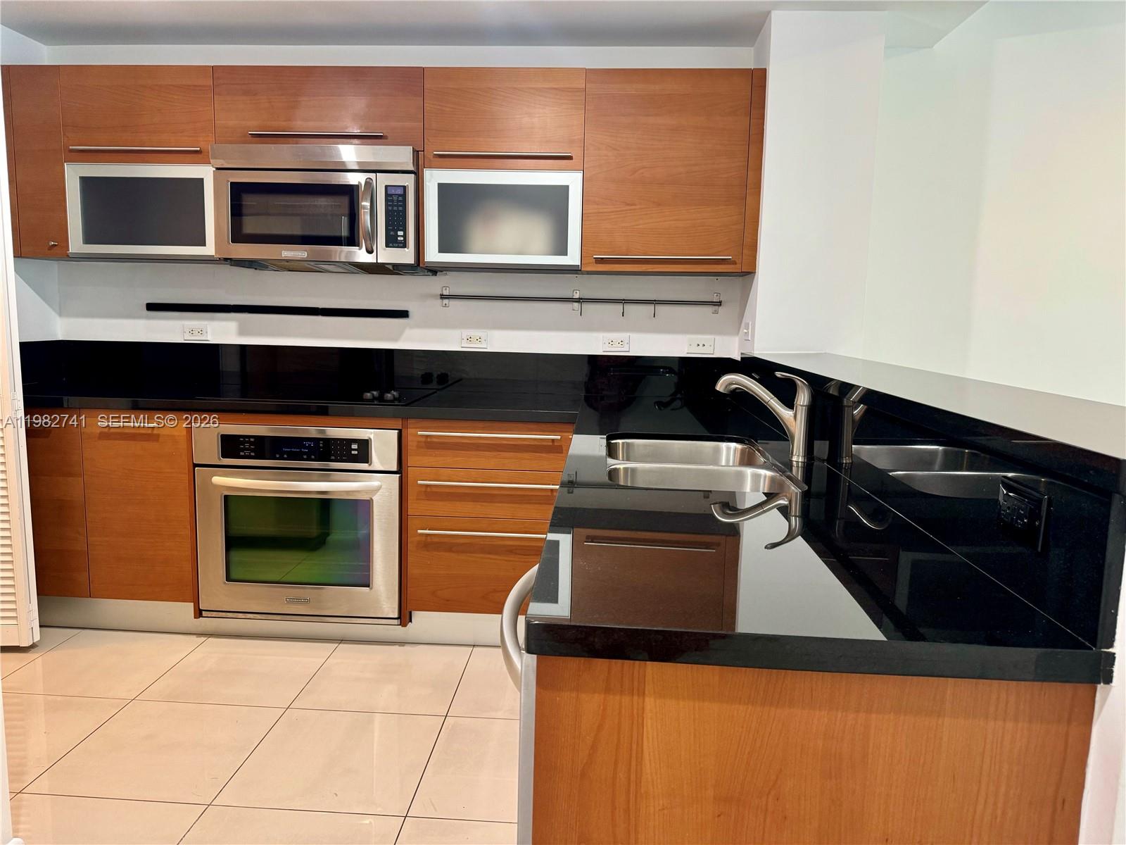 253 NE 2nd St #2306, Miami FL 33132