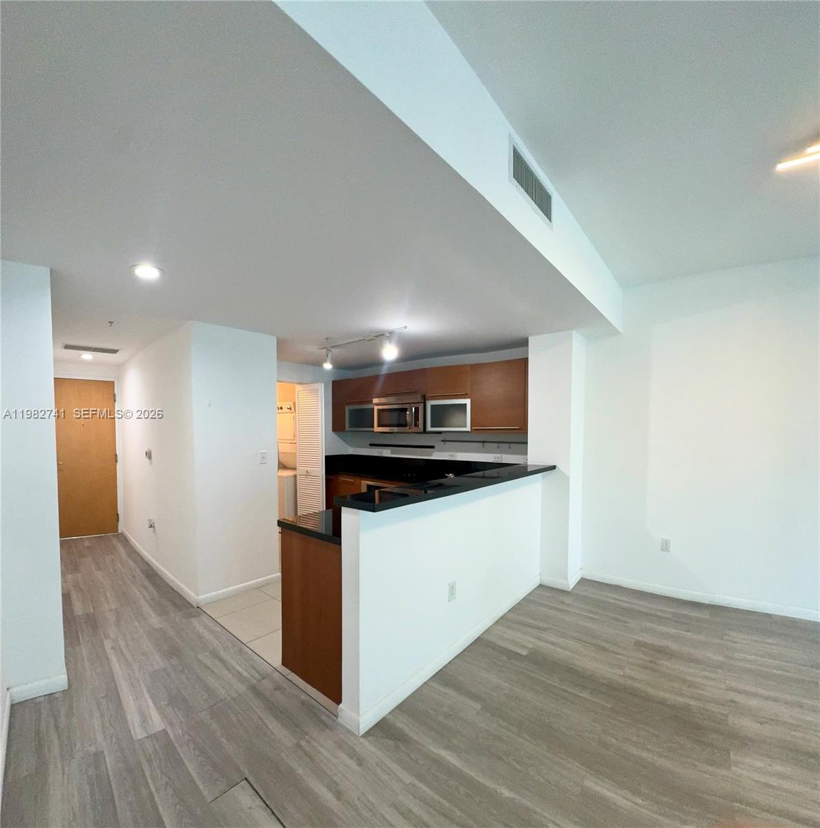 253 NE 2nd St #2306, Miami FL 33132