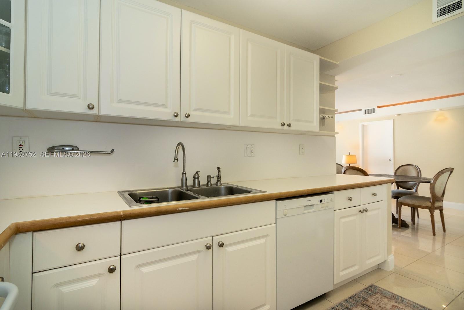 2333 Brickell Ave #1710, Miami FL 33129