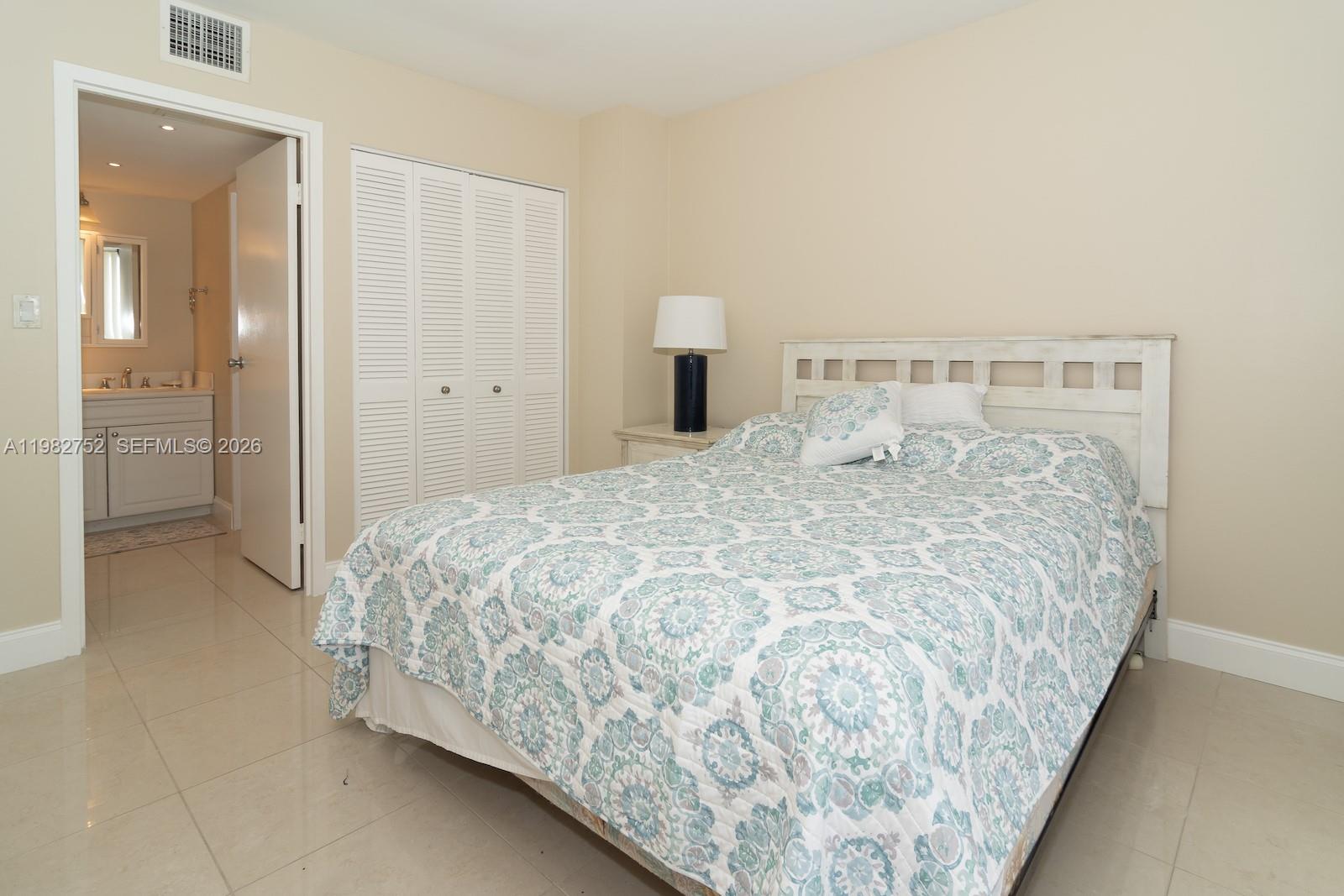 2333 Brickell Ave #1710, Miami FL 33129