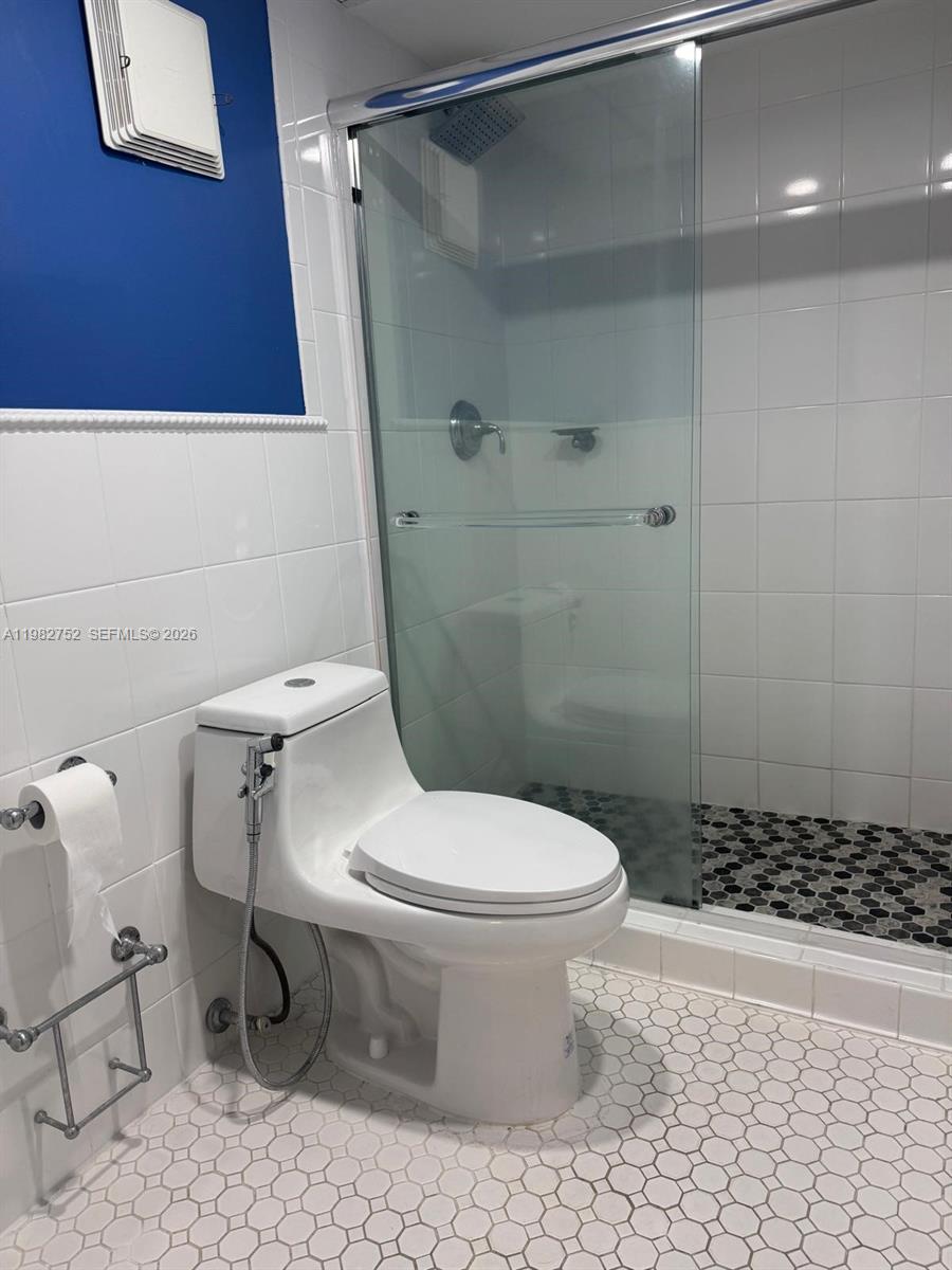 2333 Brickell Ave #1710, Miami FL 33129