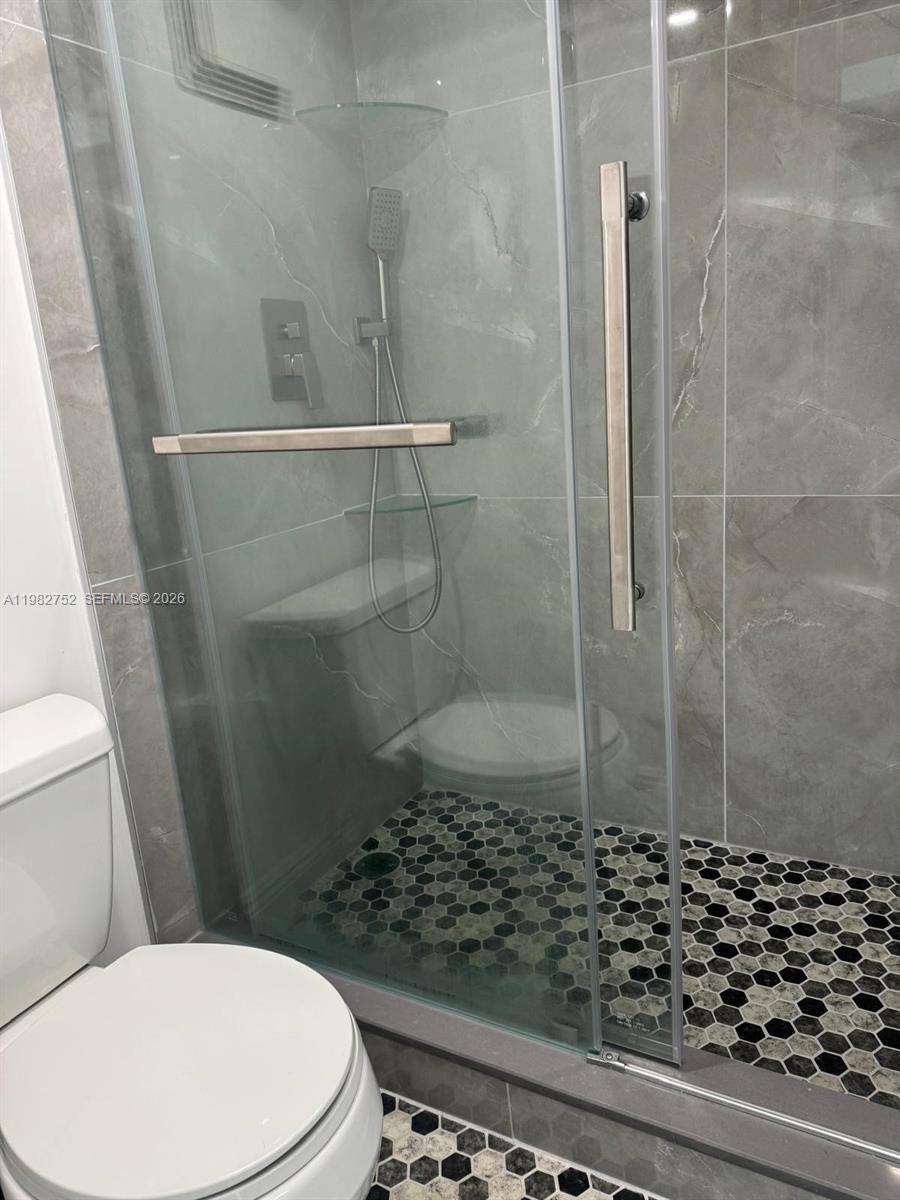 2333 Brickell Ave #1710, Miami FL 33129