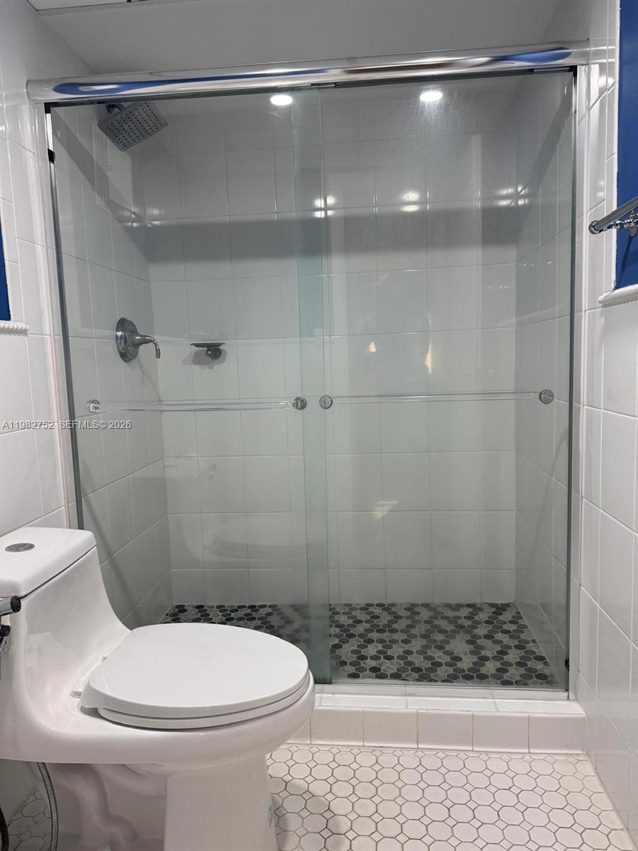2333 Brickell Ave #1710, Miami FL 33129