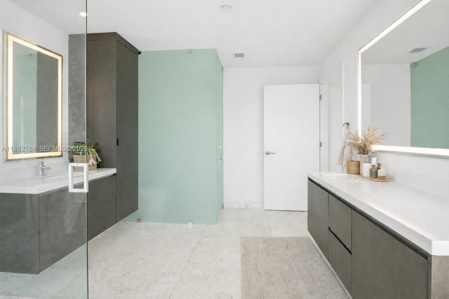 851 NE 1st Ave #4801, Miami FL 33132