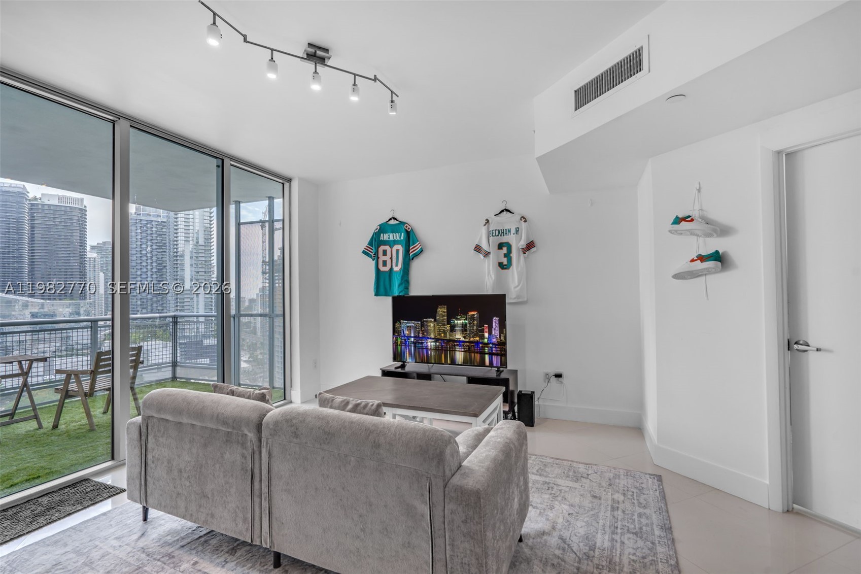 350 S Miami Ave #2412, Miami FL 33130