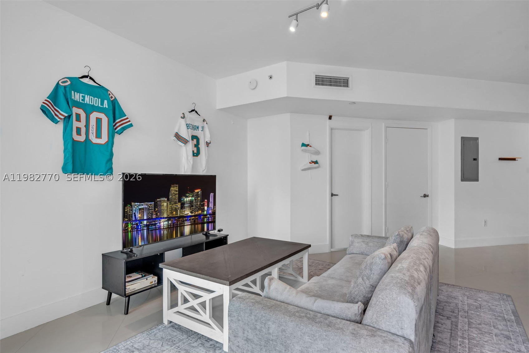 350 S Miami Ave #2412, Miami FL 33130