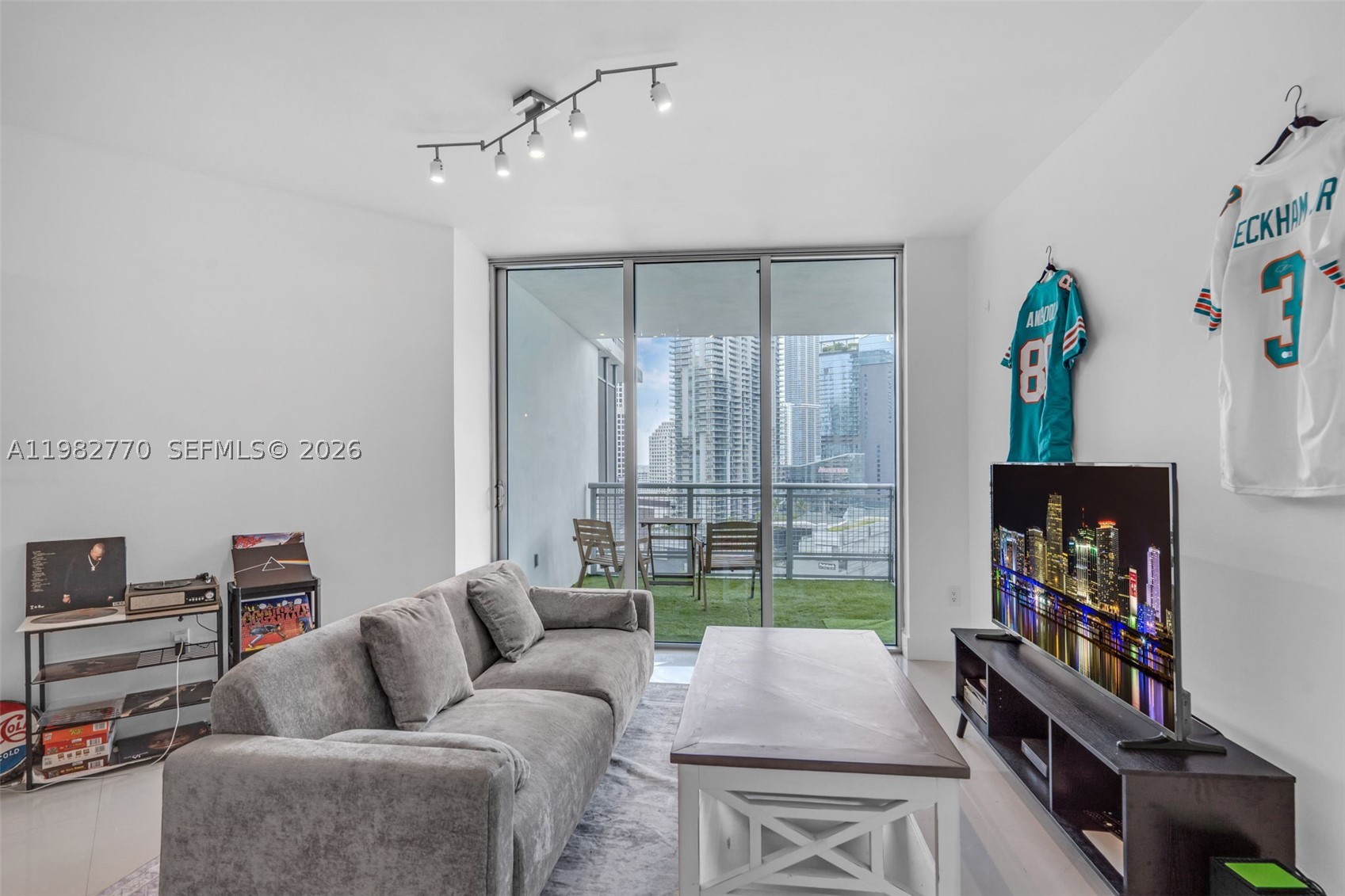 350 S Miami Ave #2412, Miami FL 33130