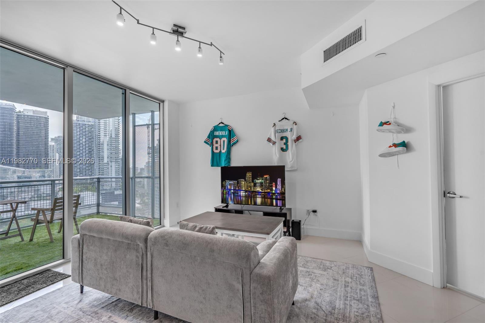 350 S Miami Ave #2412, Miami FL 33130