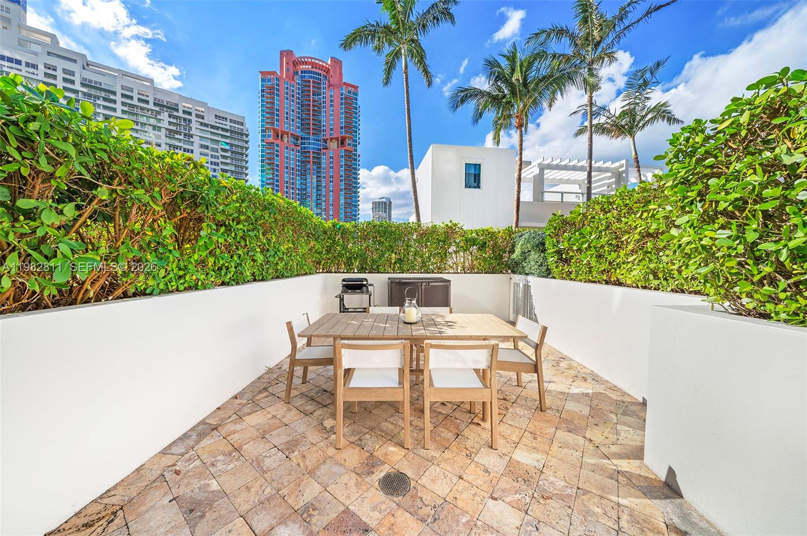 50 S Pointe Dr #509, Miami Beach FL 33139