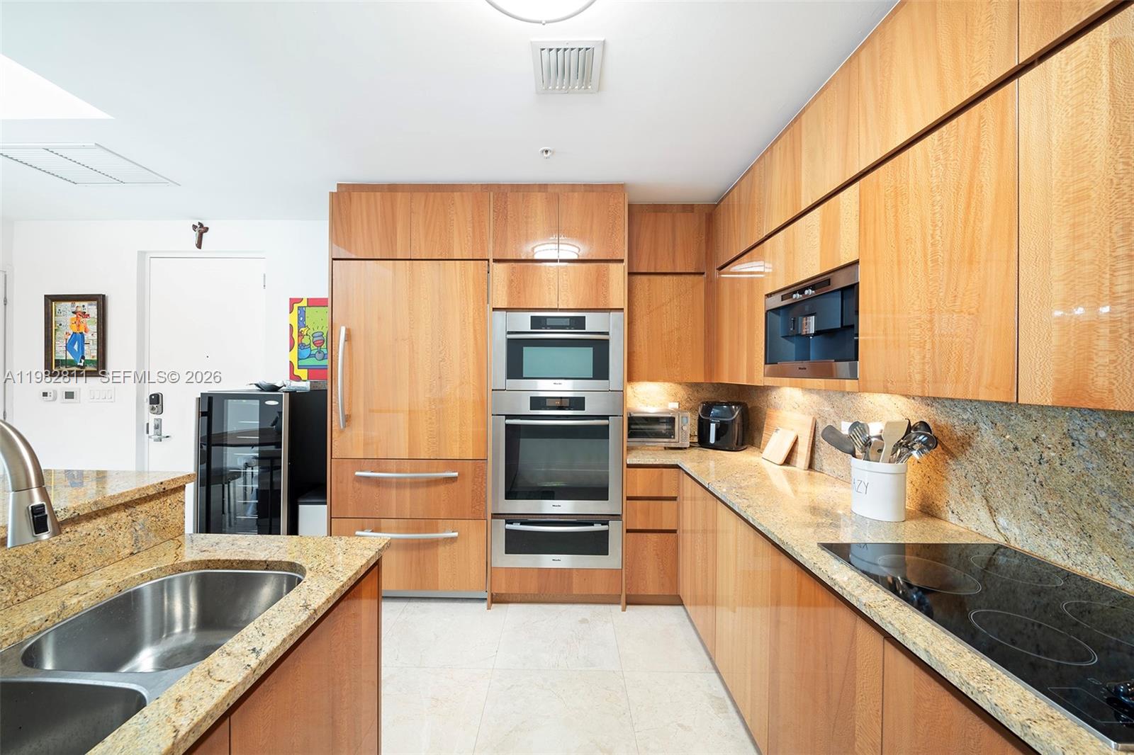 50 S Pointe Dr #509, Miami Beach FL 33139