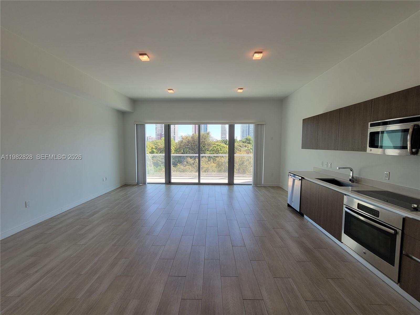 1600 SW 1 Ave #411, Miami FL 33129
