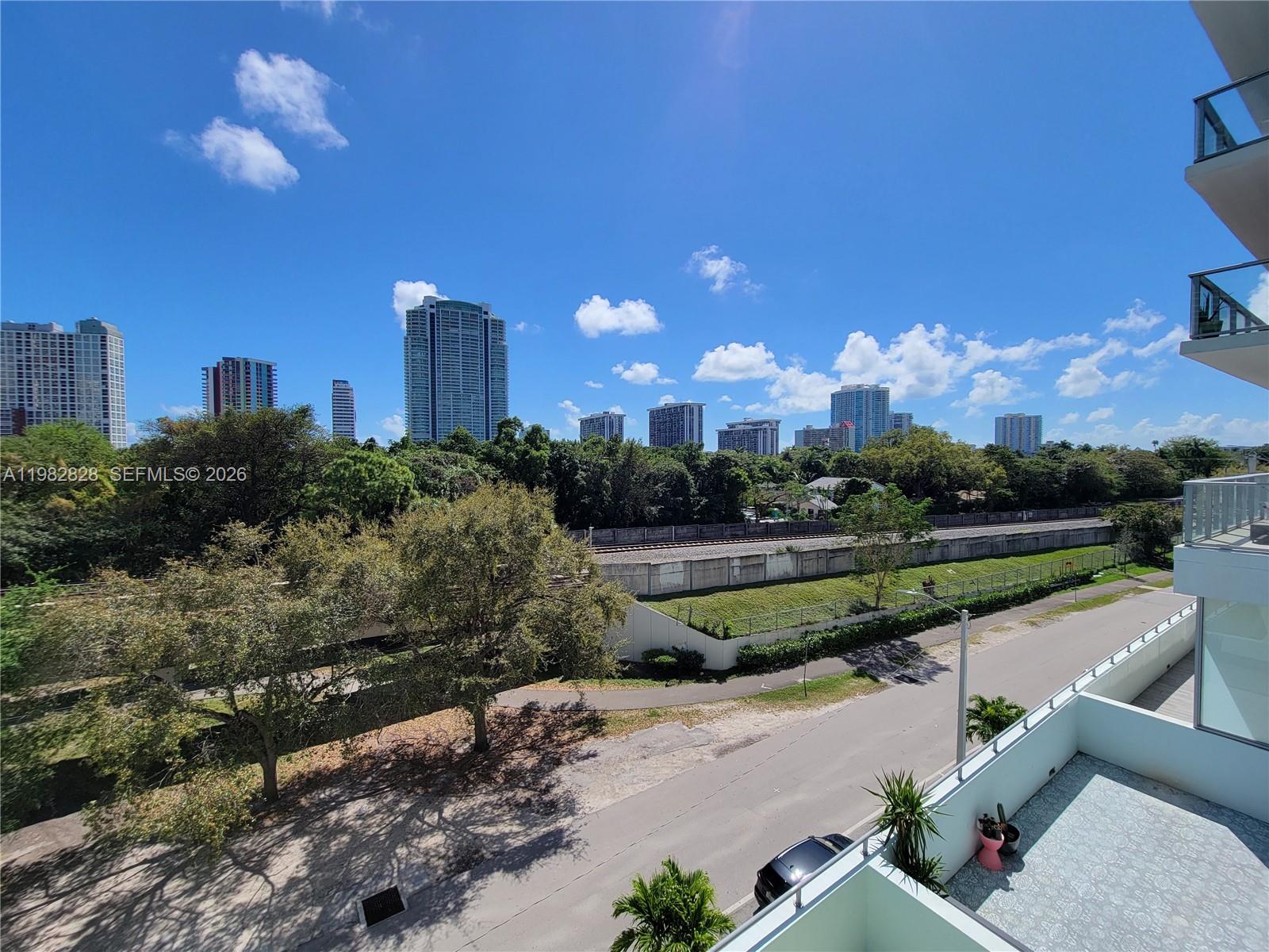 1600 SW 1 Ave #411, Miami FL 33129