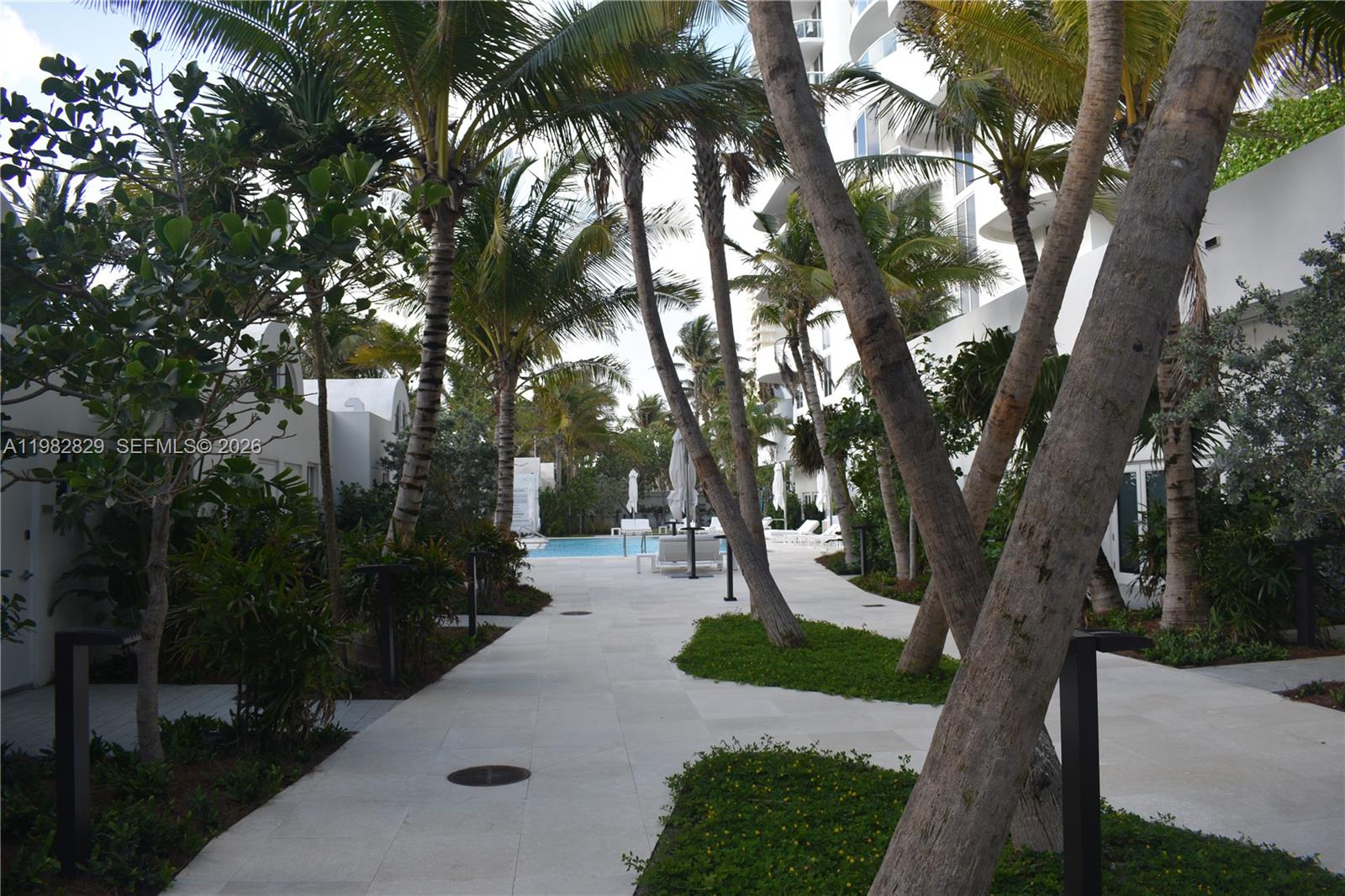6365 Collins Ave #2106, Miami Beach FL 33141