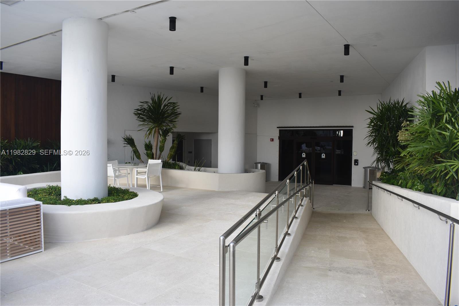 6365 Collins Ave #2106, Miami Beach FL 33141