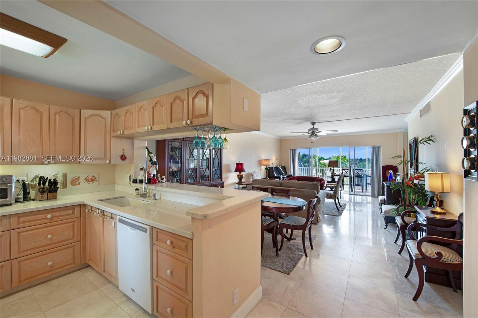 3050 NE 48th Ct #401, Lighthouse Point FL 33064
