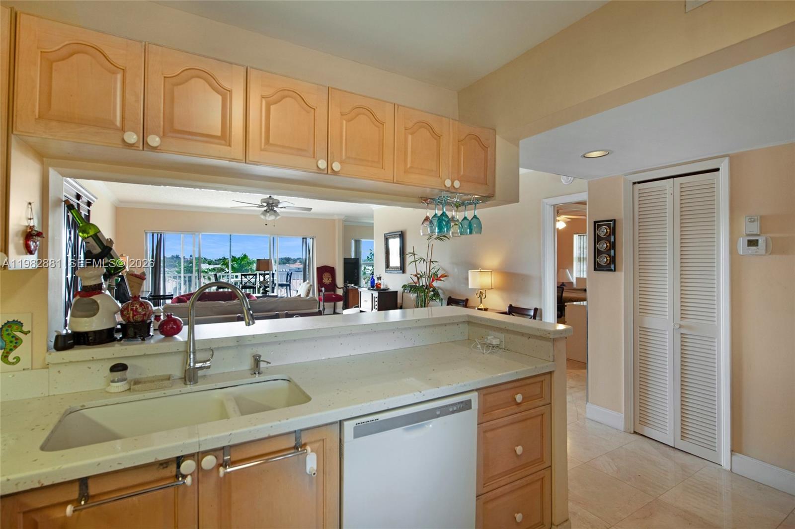 3050 NE 48th Ct #401, Lighthouse Point FL 33064