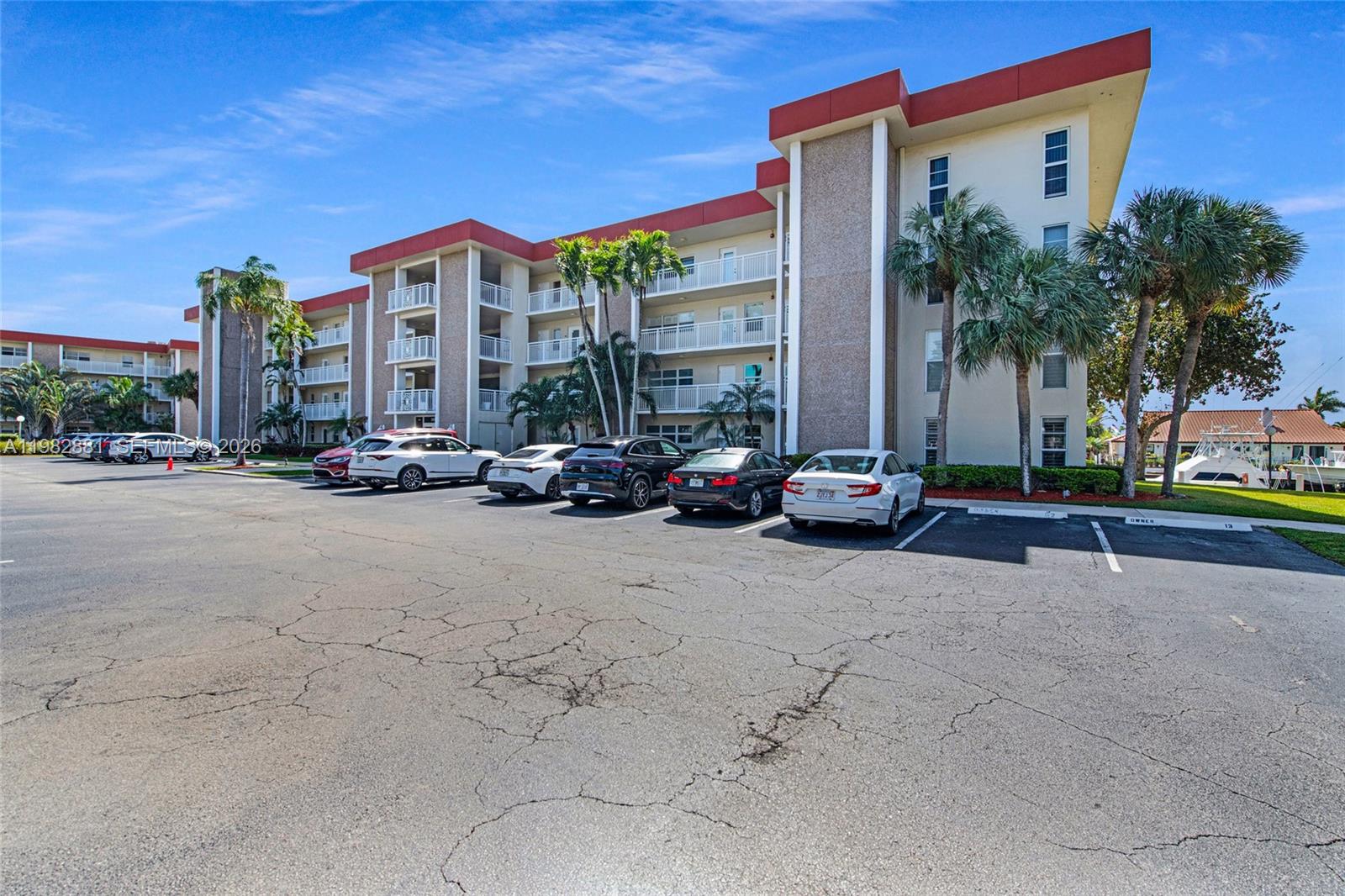3050 NE 48th Ct #401, Lighthouse Point FL 33064