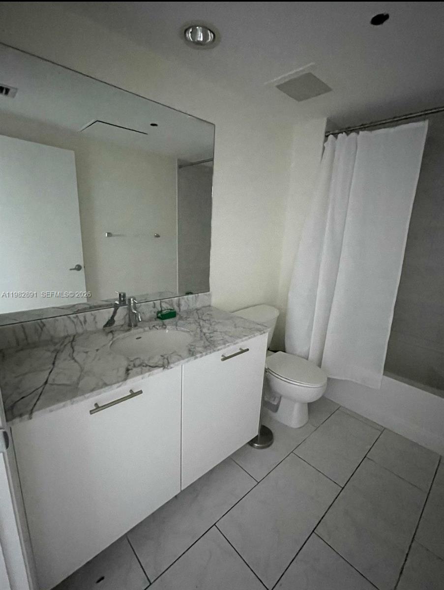 950 N Brickell Bay Dr #3002, Miami FL 33131