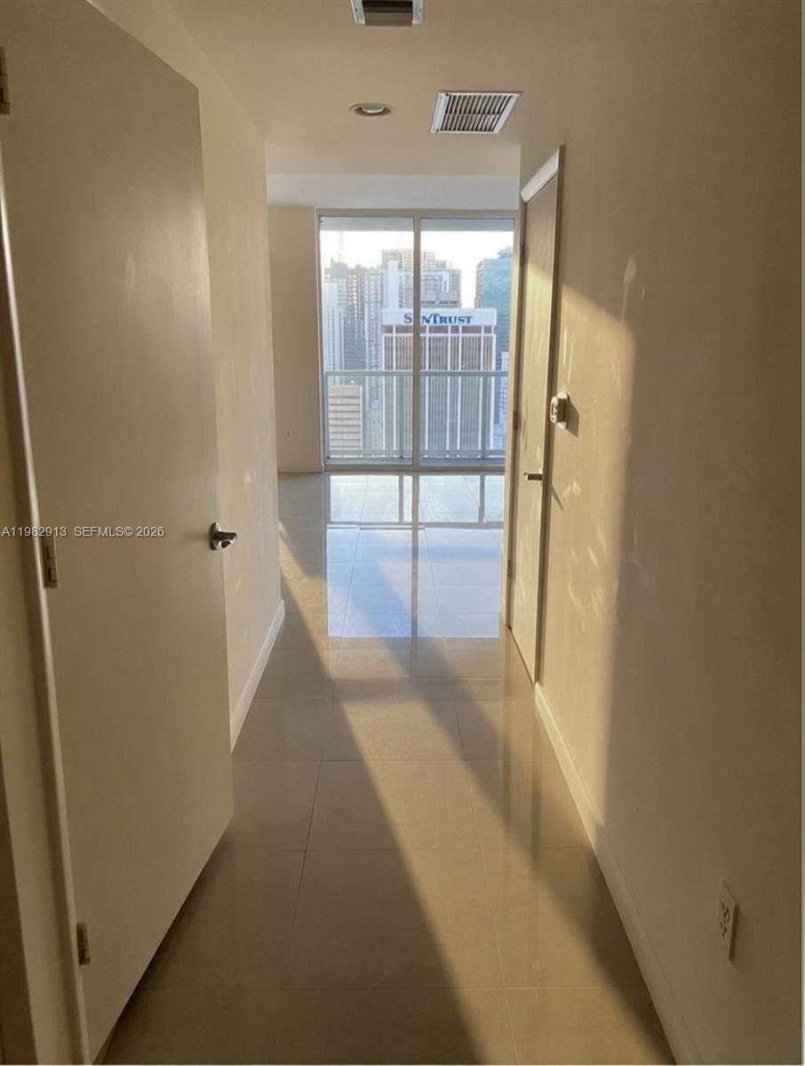 244 Biscayne Blvd #3305, Miami FL 33132