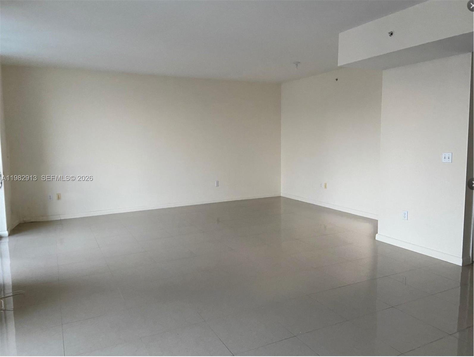 244 Biscayne Blvd #3305, Miami FL 33132