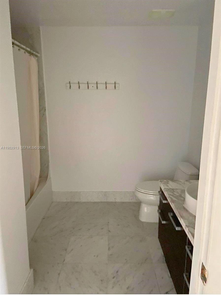 244 Biscayne Blvd #3305, Miami FL 33132