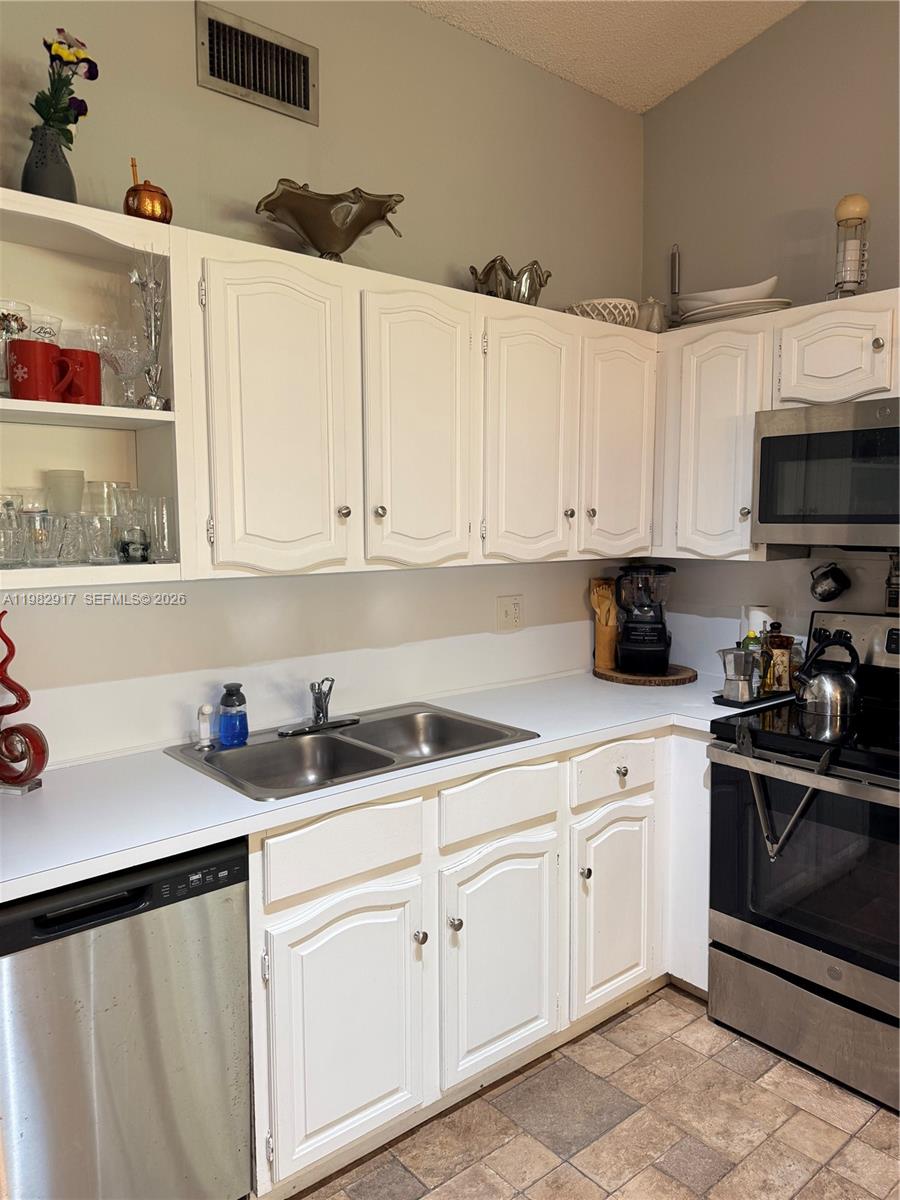 9963 Baywater Dr, Boca Raton FL 33496