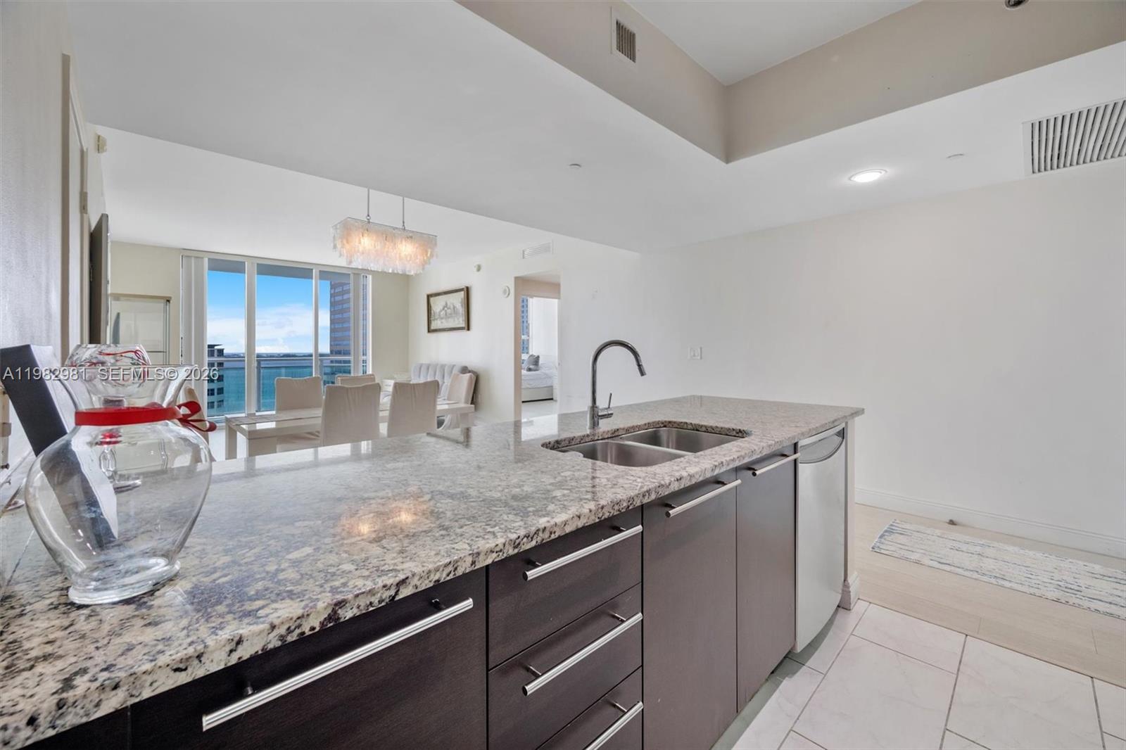 951 Brickell Ave #1806, Miami FL 33131