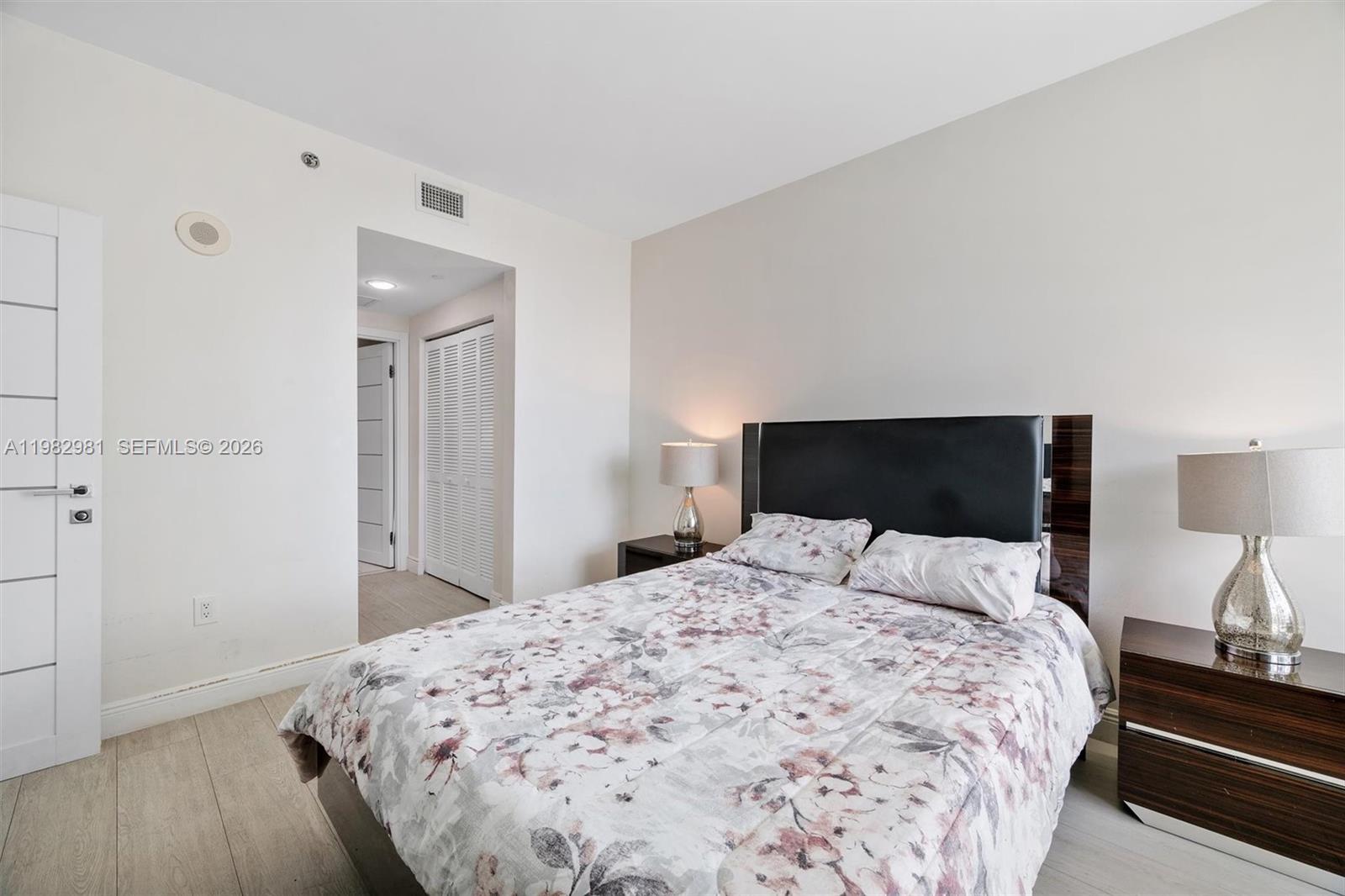 951 Brickell Ave #1806, Miami FL 33131