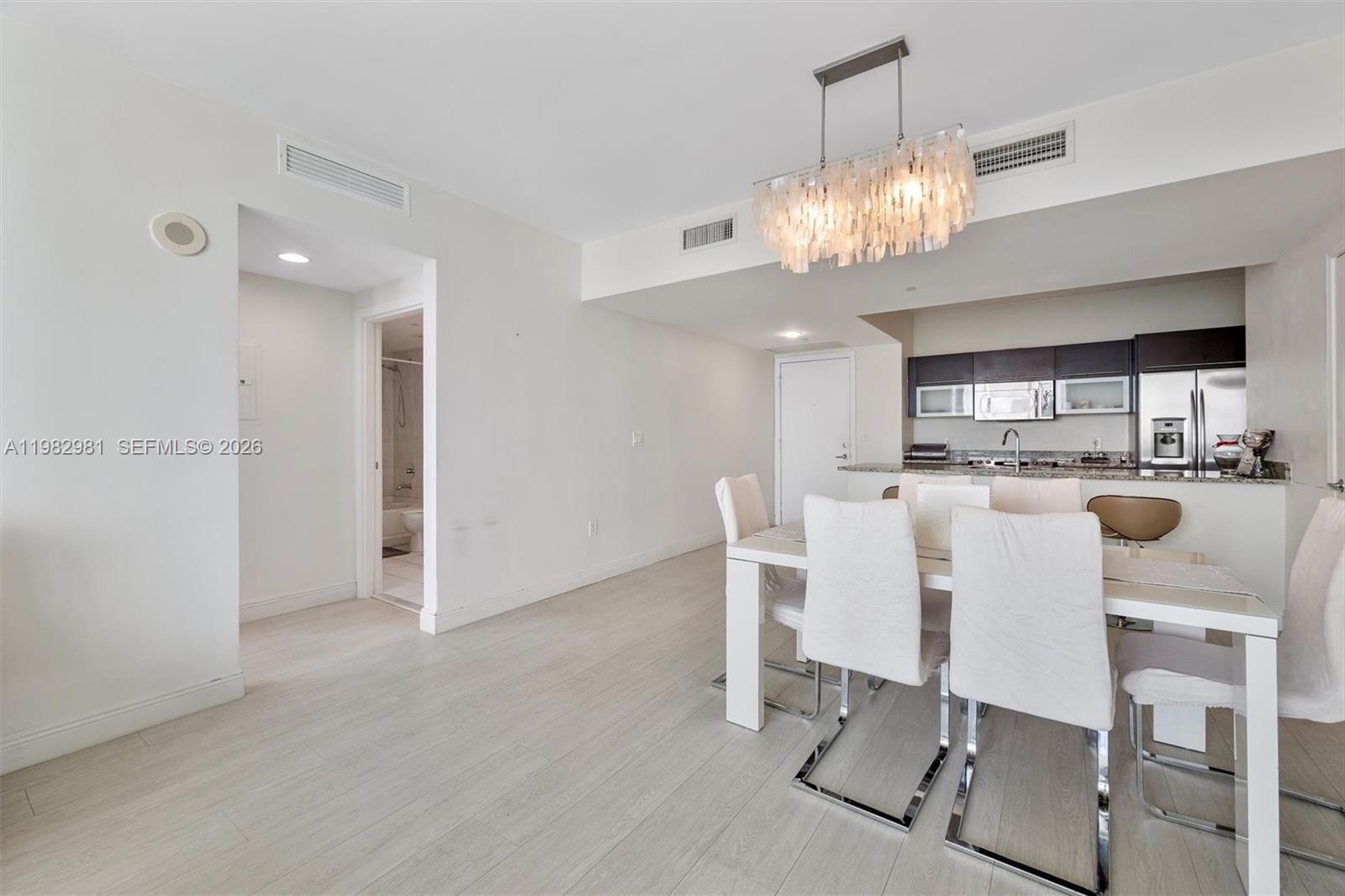 951 Brickell Ave #1806, Miami FL 33131