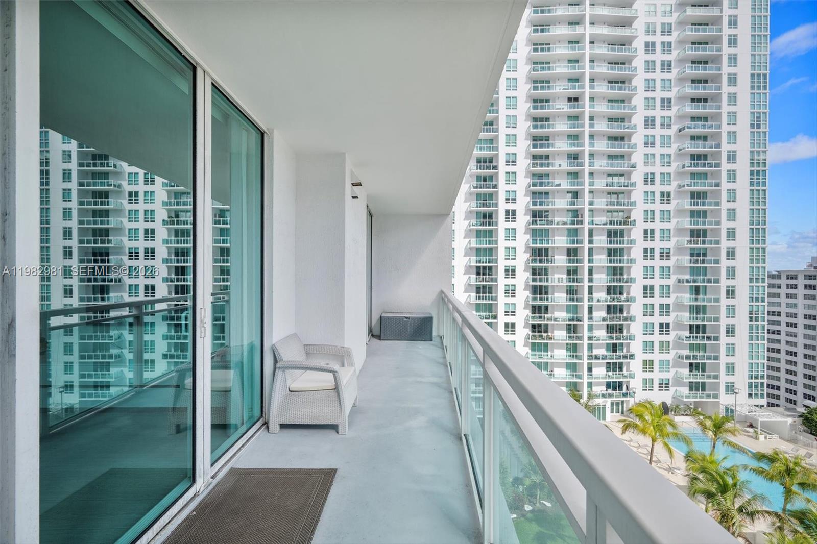 951 Brickell Ave #1806, Miami FL 33131