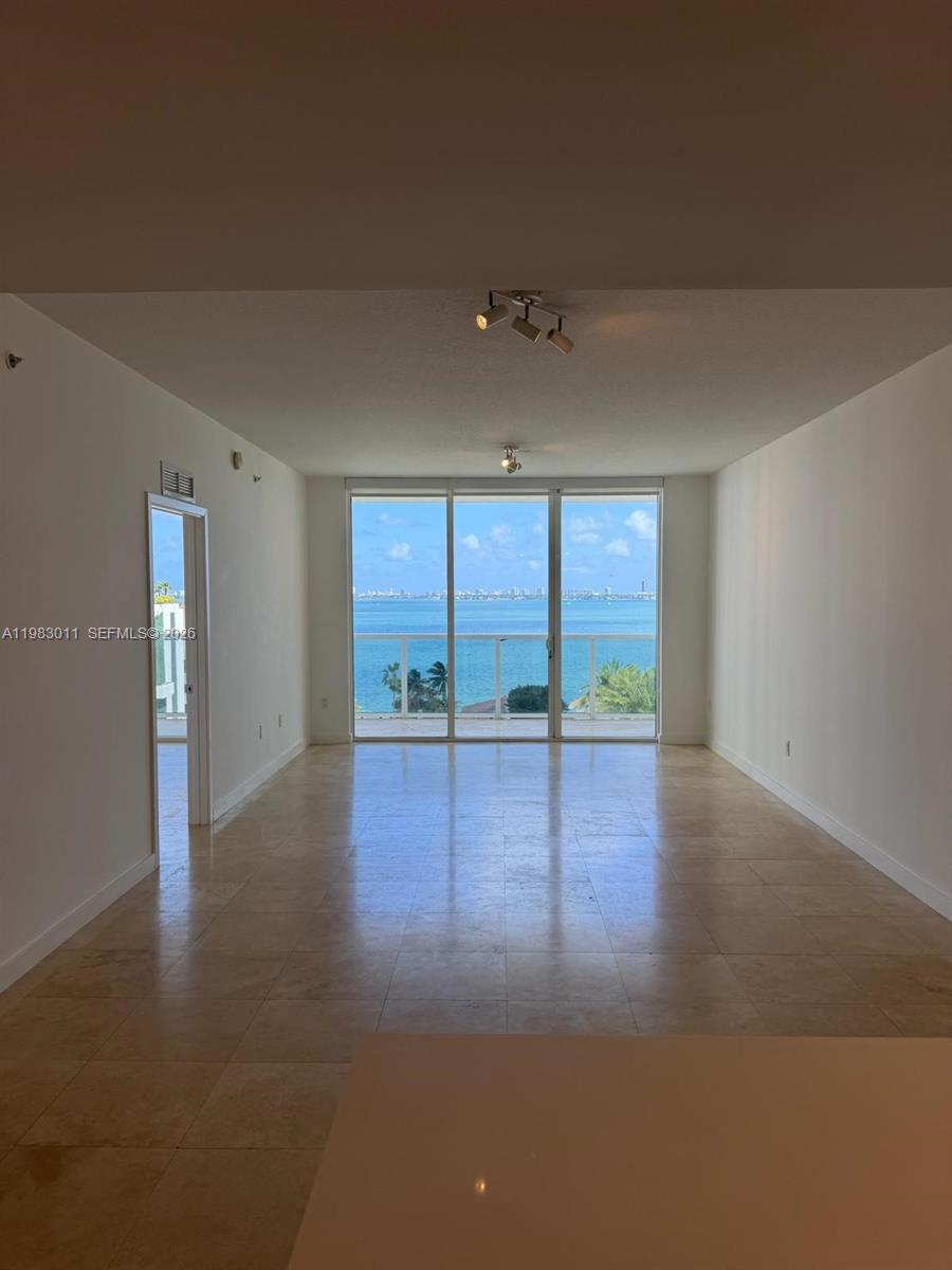 600 NE 27th St #902, Miami FL 33137
