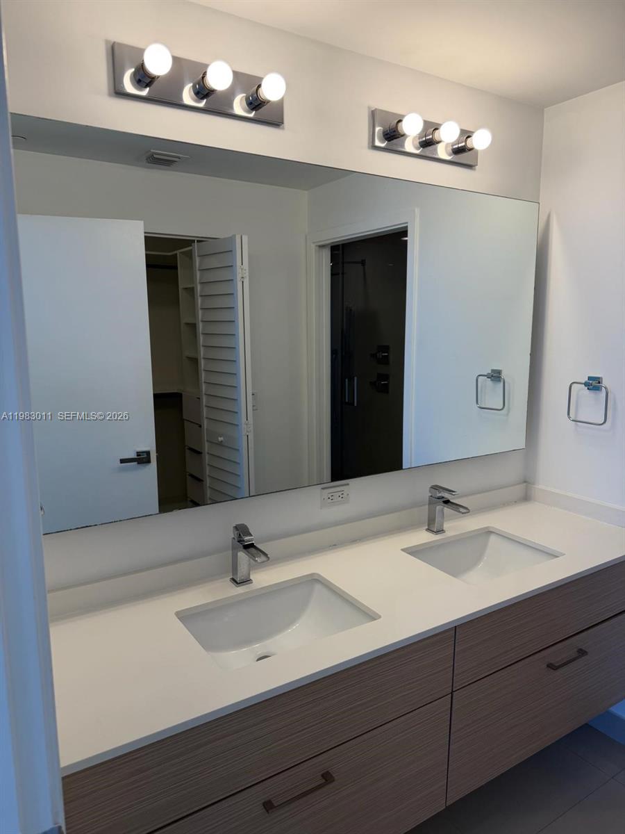 600 NE 27th St #902, Miami FL 33137