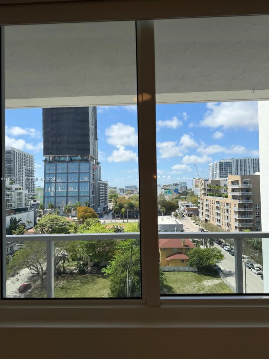 600 NE 27th St #902, Miami FL 33137