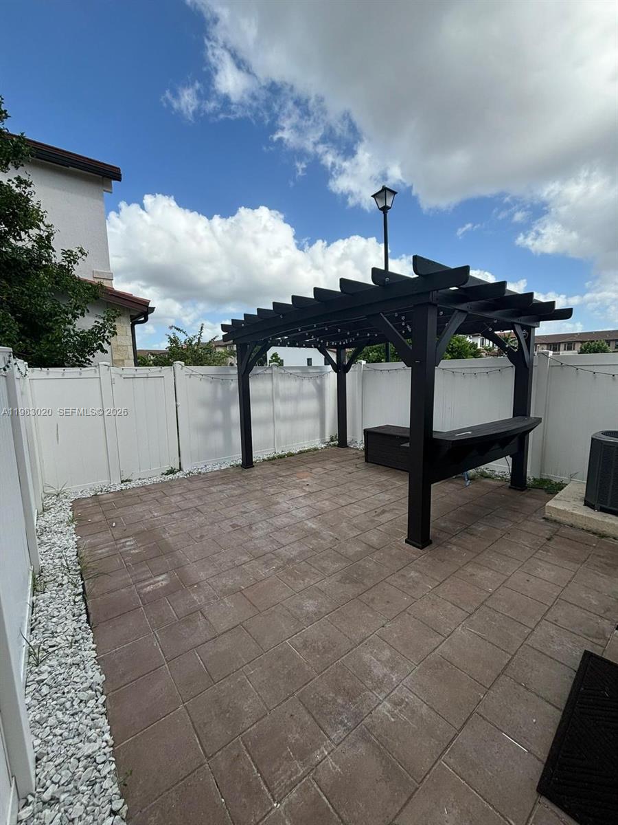 3337 W 105th Ter, Hialeah FL 33018