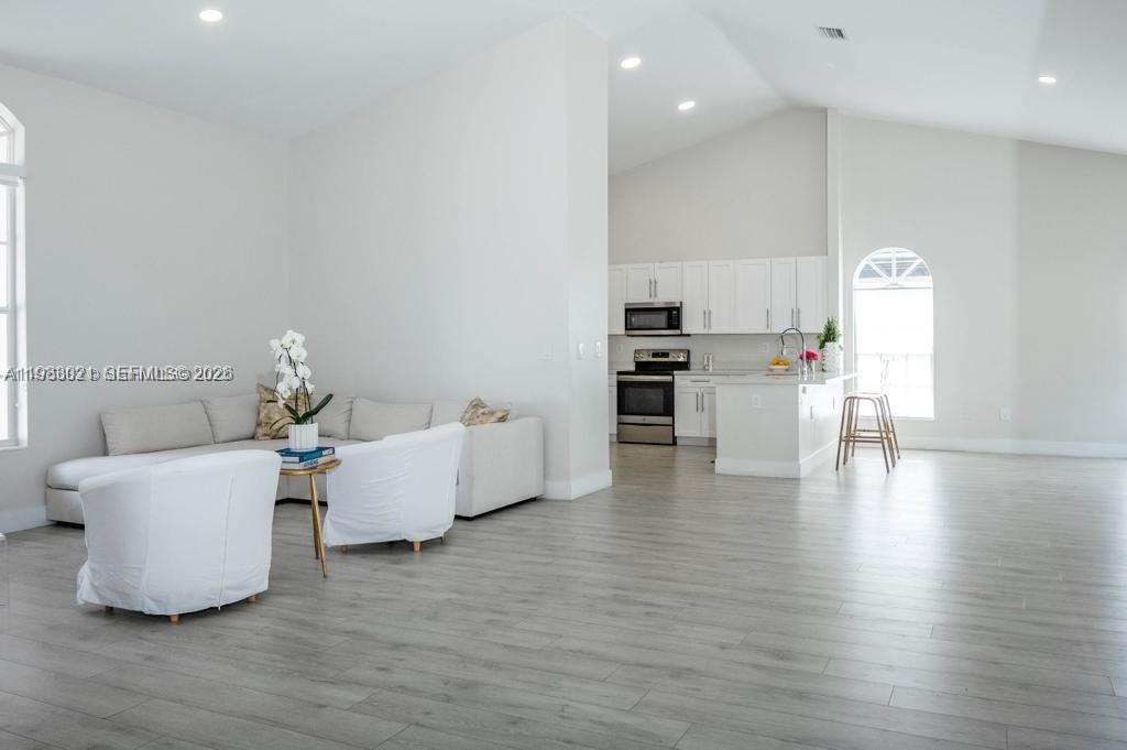 8325 NW 161st Ter #8325, Miami Lakes FL 33016