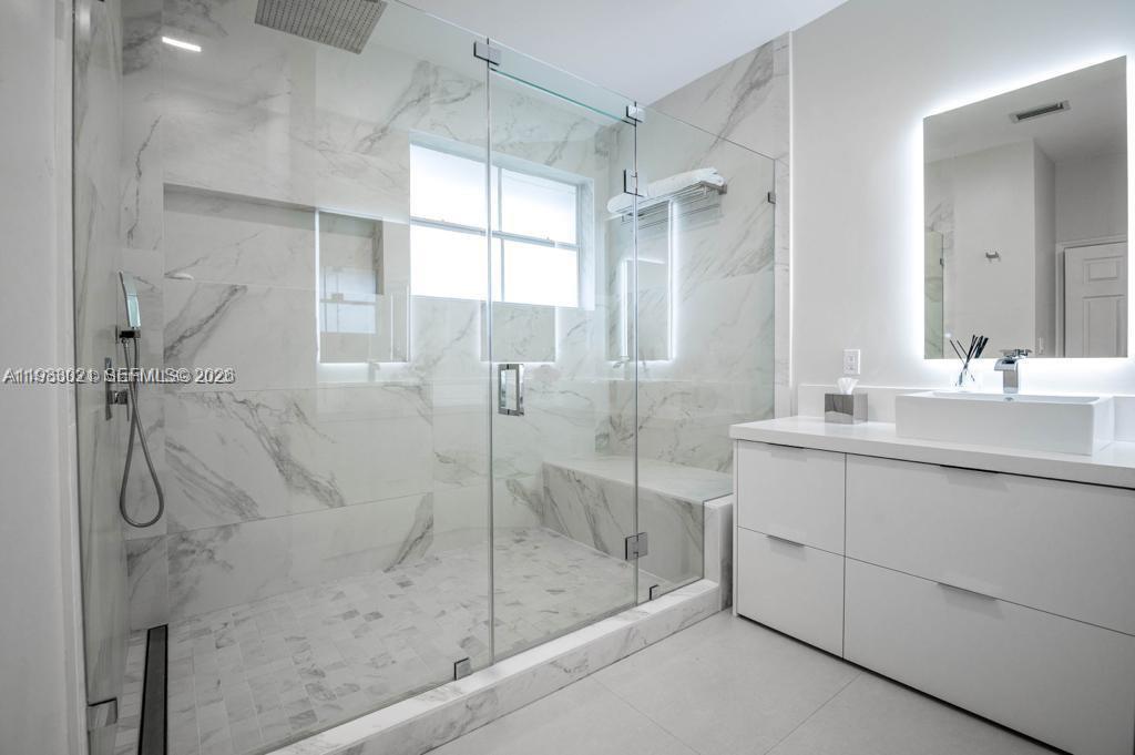 8325 NW 161st Ter #8325, Miami Lakes FL 33016