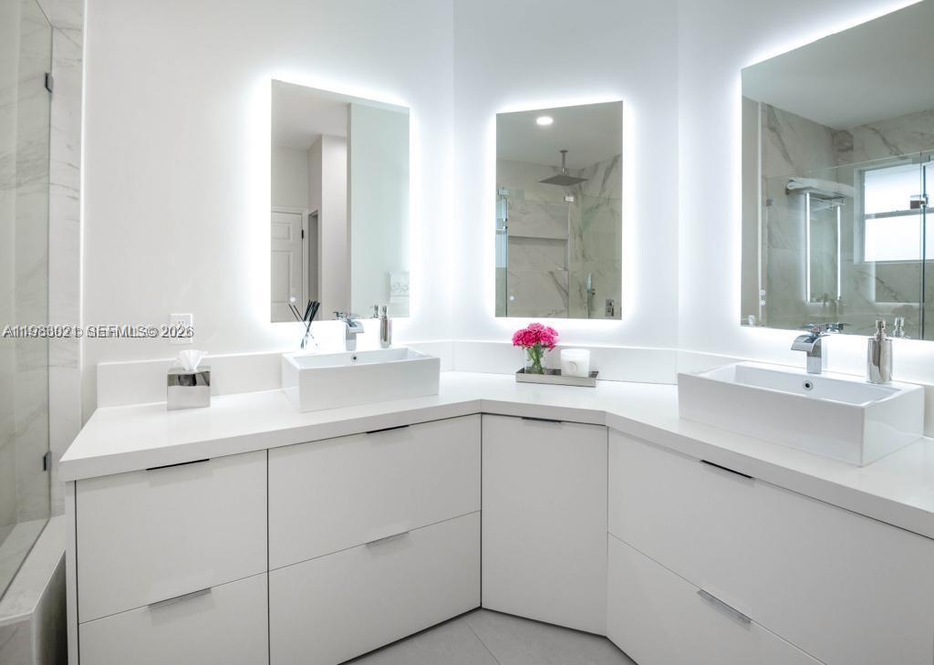 8325 NW 161st Ter #8325, Miami Lakes FL 33016