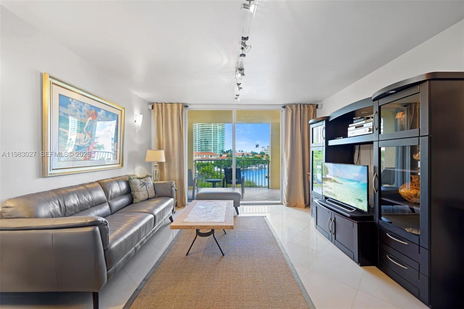 19999 E Country Club Dr #1406, Aventura FL 33180