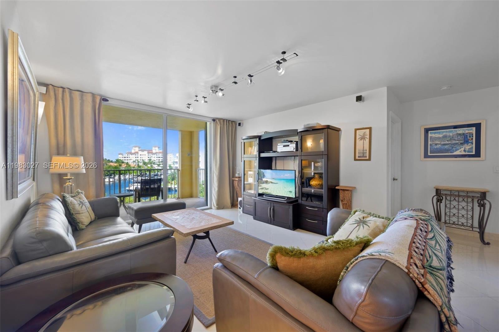 19999 E Country Club Dr #1406, Aventura FL 33180
