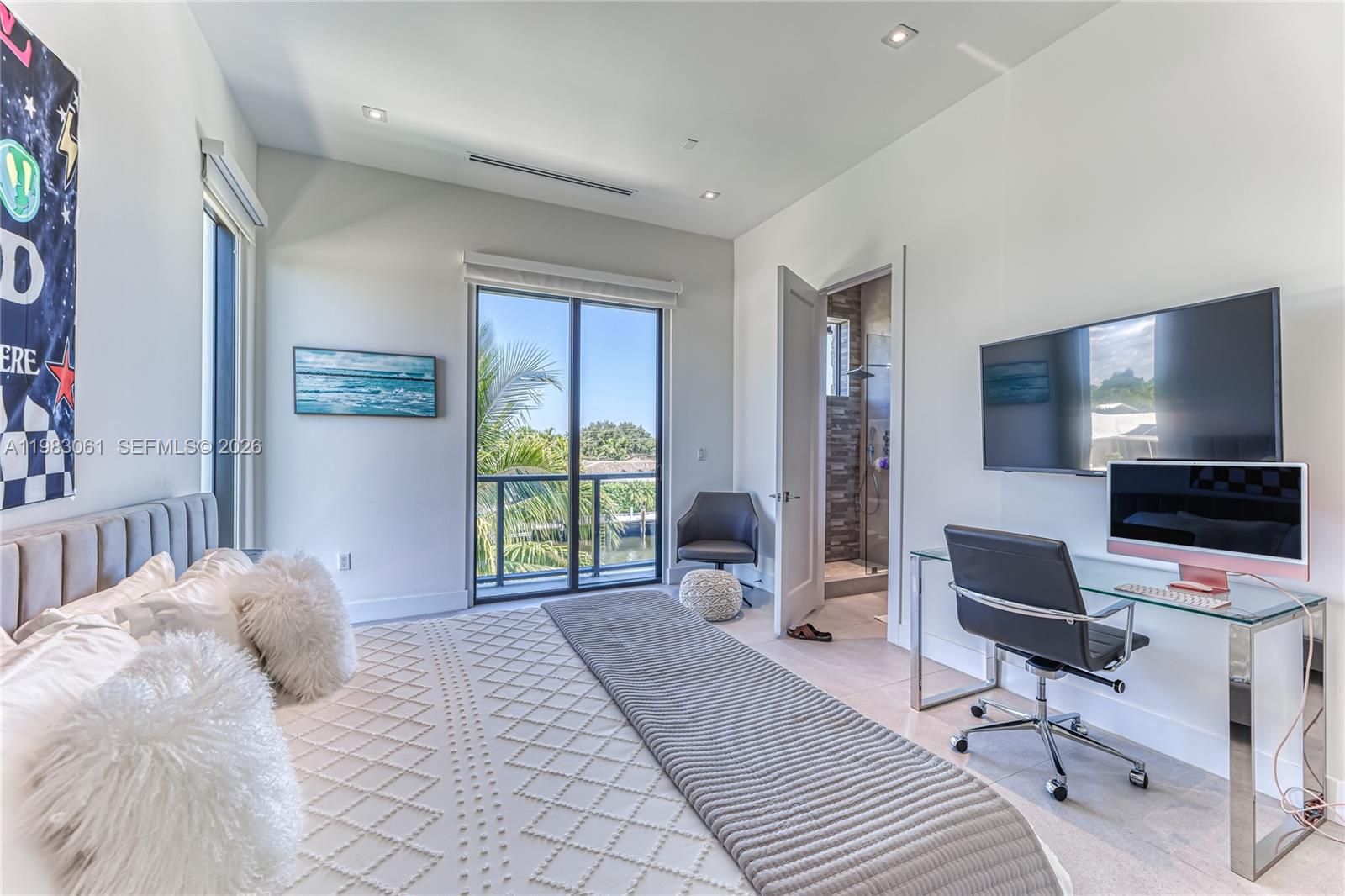 2817 NE 35th St, Fort Lauderdale FL 33306