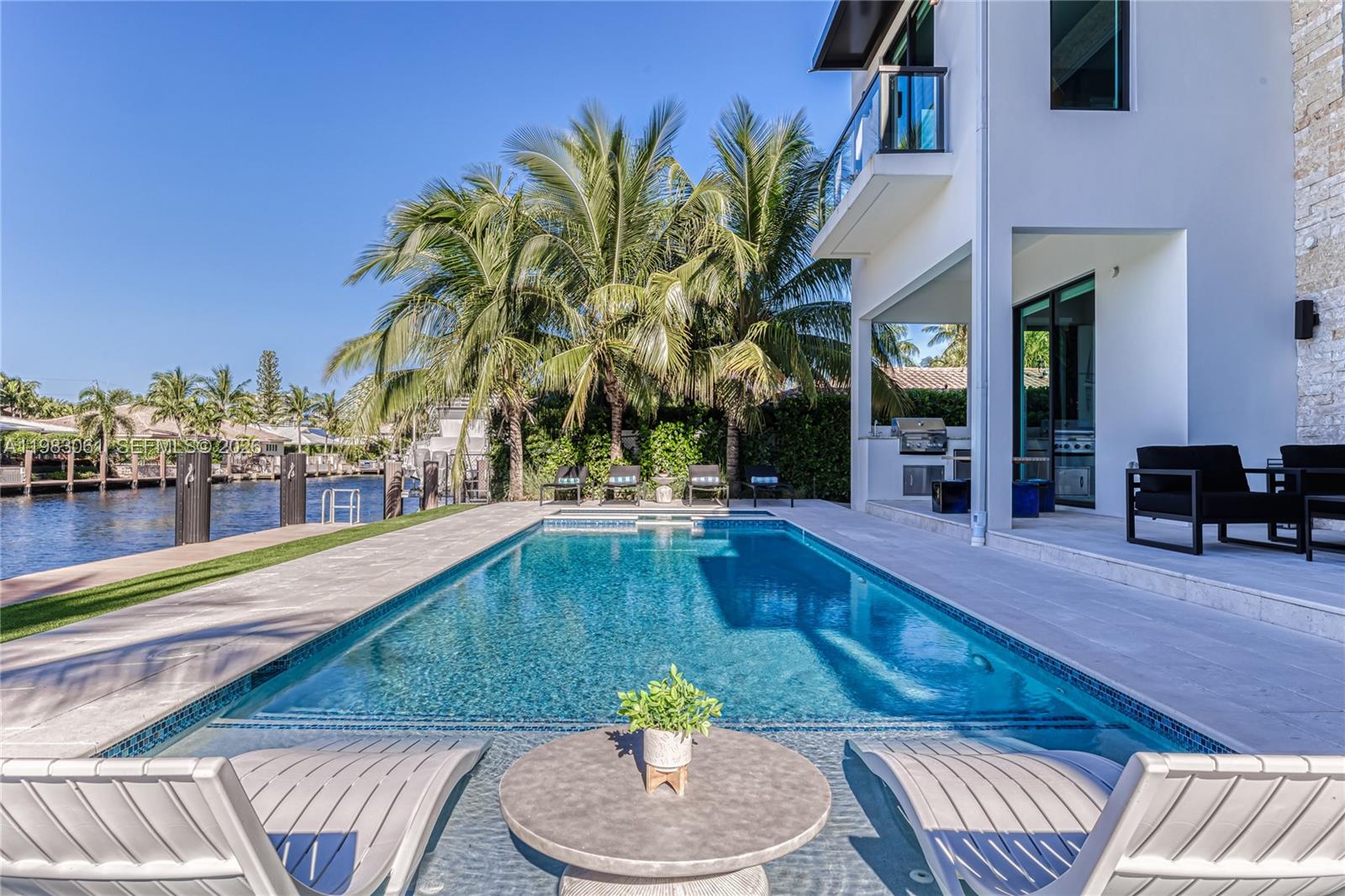 2817 NE 35th St, Fort Lauderdale FL 33306