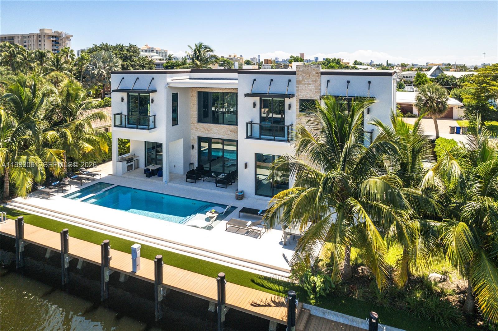 2817 NE 35th St, Fort Lauderdale FL 33306