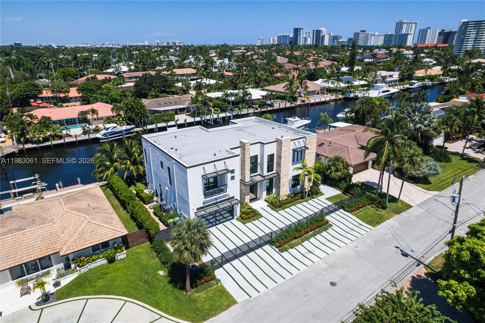 2817 NE 35th St, Fort Lauderdale FL 33306