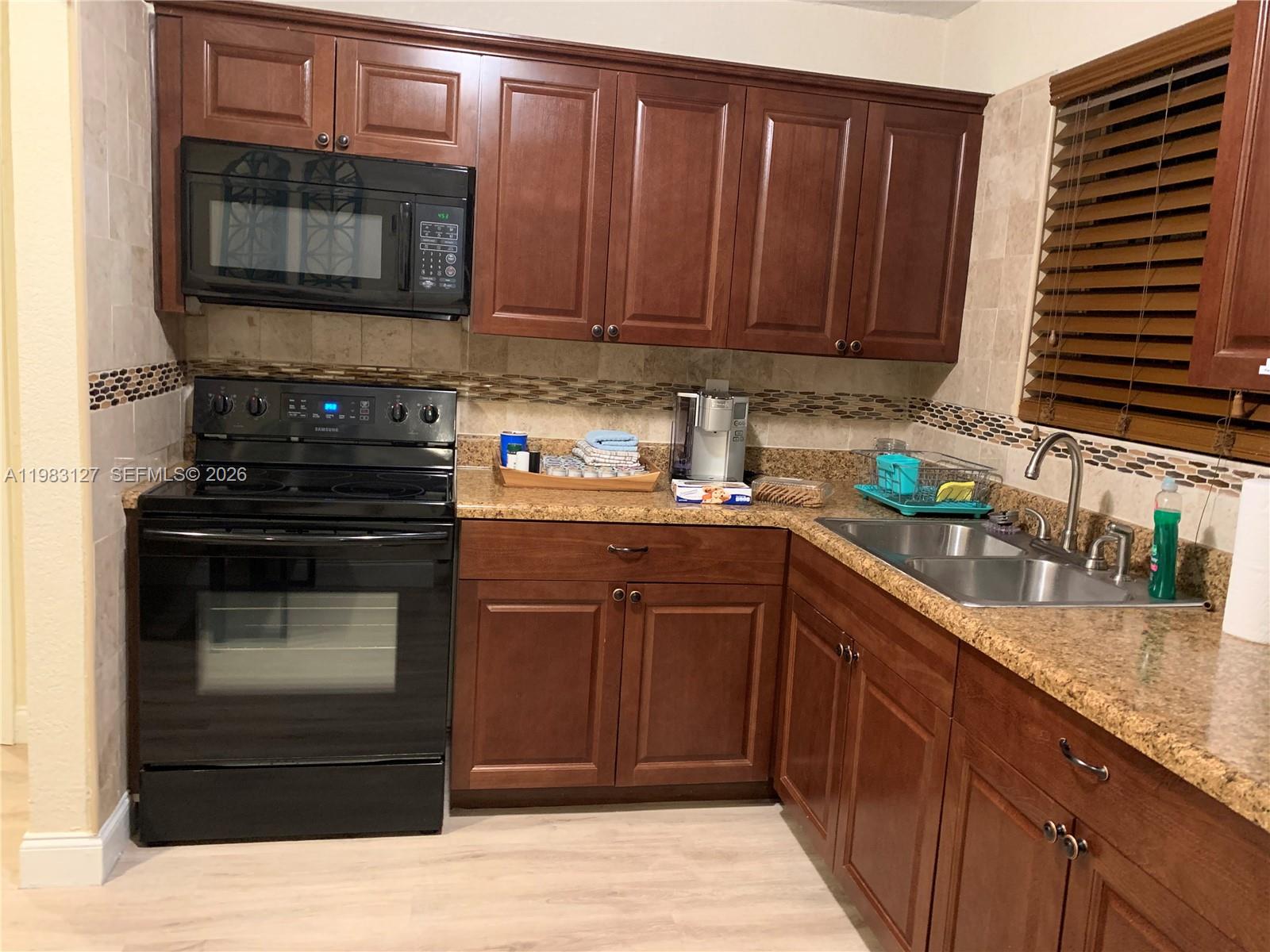 2221 NW 196th Ter #2221, Miami Gardens FL 33056