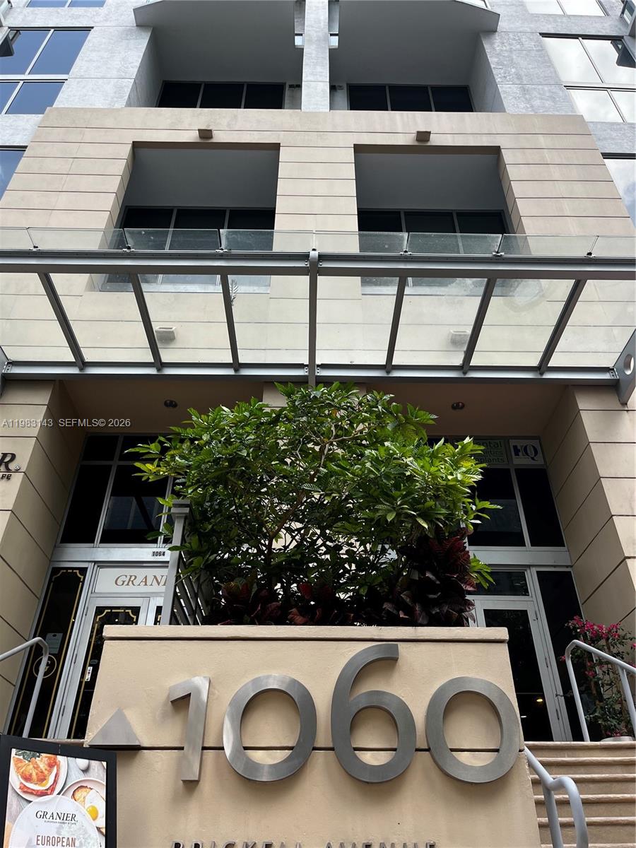 1060 Brickell Ave #1707, Miami FL 33131