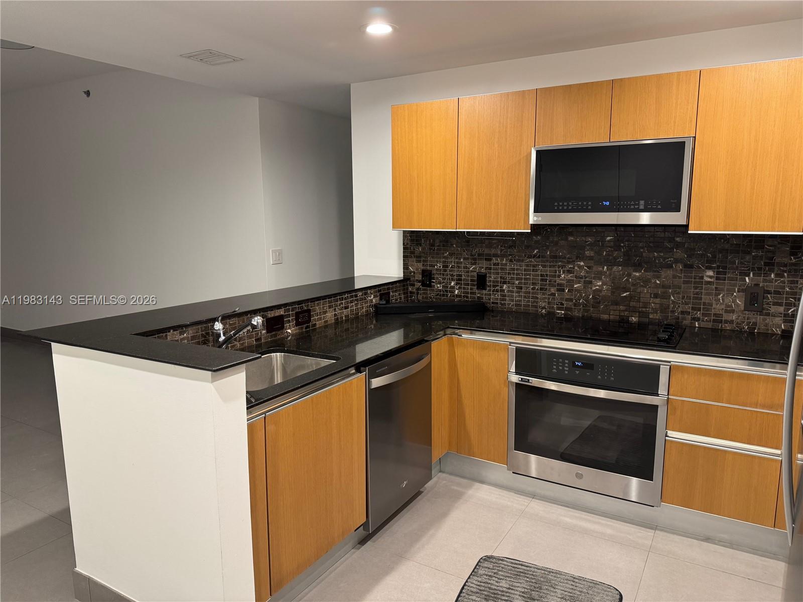 1060 Brickell Ave #1707, Miami FL 33131