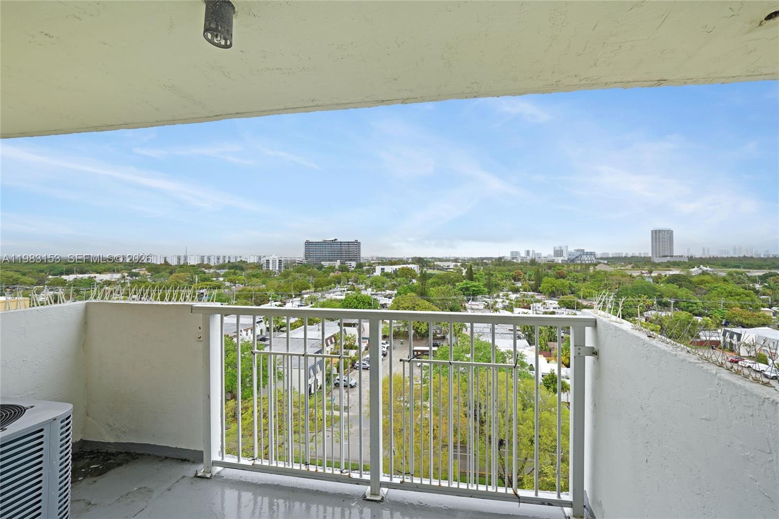 2000 NE 135th St #1010, North Miami FL 33181
