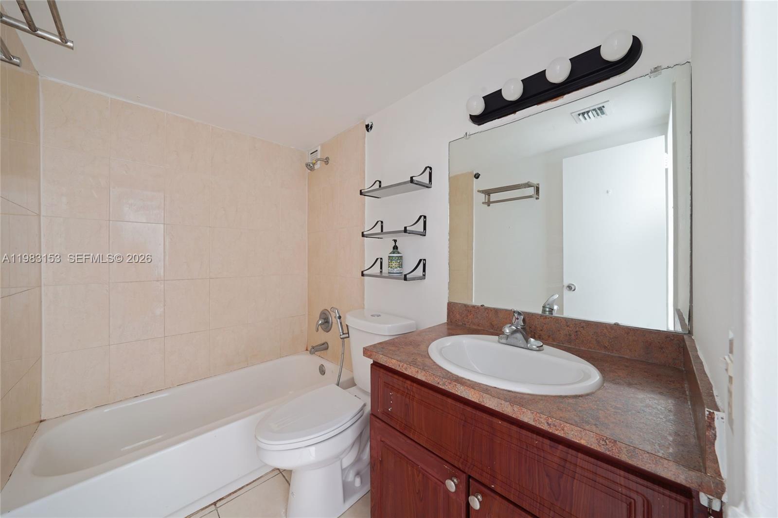 2000 NE 135th St #1010, North Miami FL 33181