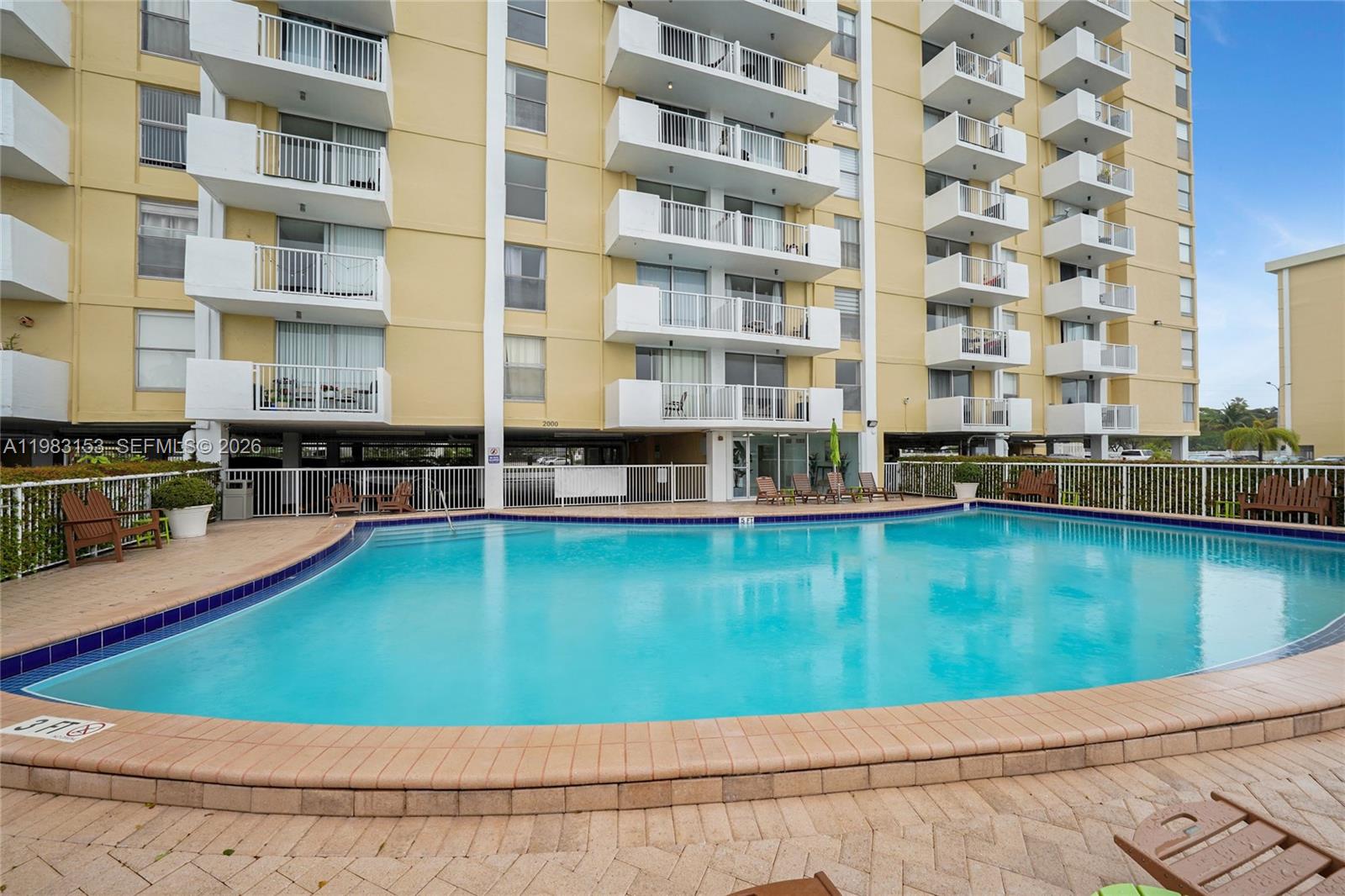 2000 NE 135th St #1010, North Miami FL 33181