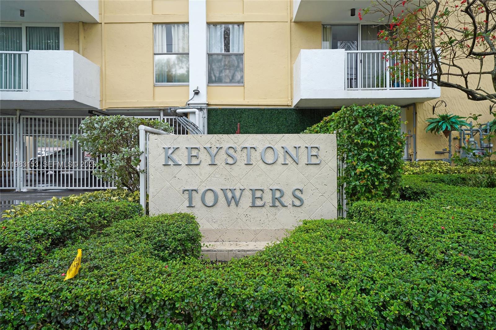 2000 NE 135th St #1010, North Miami FL 33181